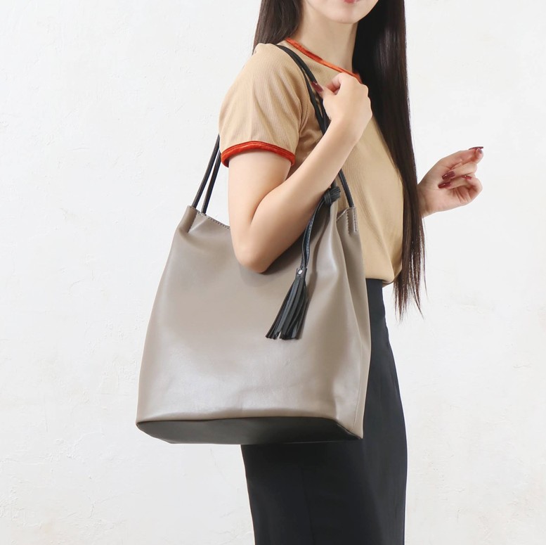 aristella  バイカラータッセルVカットトート /CG